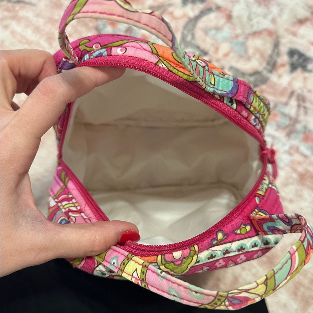 Vera Bradley Vibrant Pink Patterned Women's lunch tote bag - Picture 4 of 4